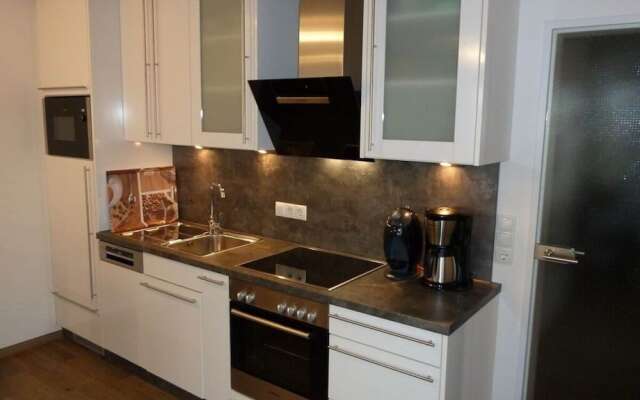 Hohe Lith 4.09 Modern Retreat