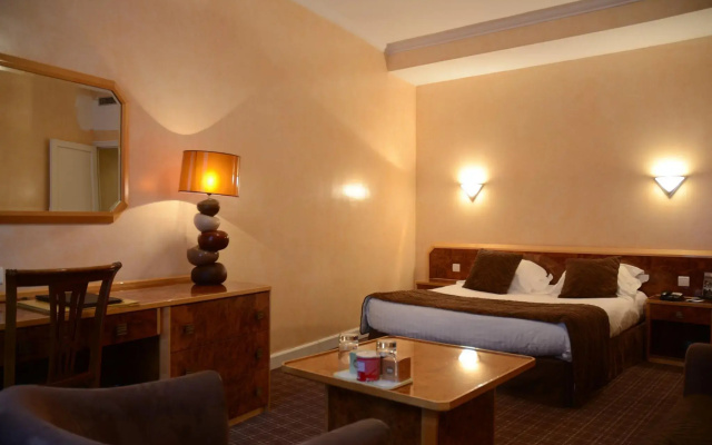 Hotel Atala Champs Elysées