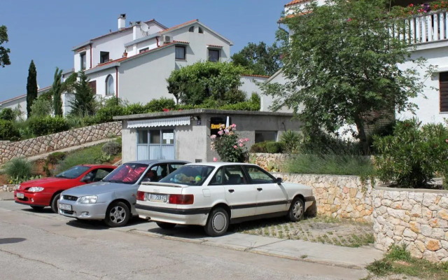 Apartment Njivice 5427b