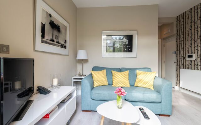 Stylish Fulham Home close to the River Thames