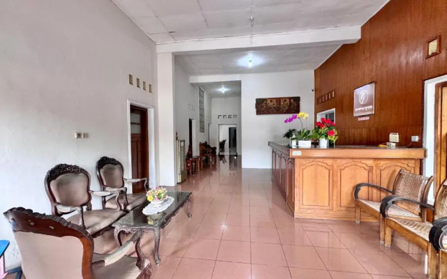 Santalum Hotel