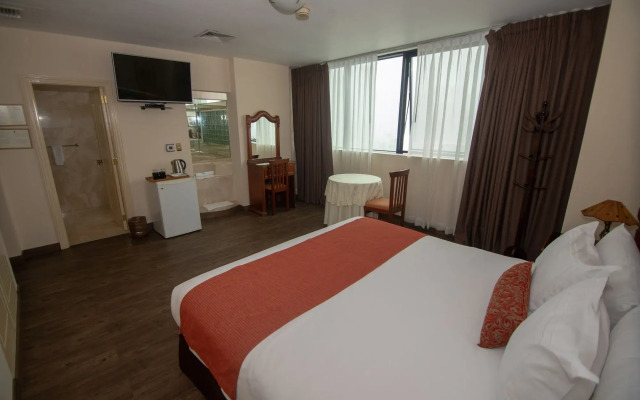 Miraflores Colon Hotel