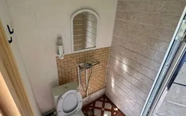 Rossi Rest House By The River