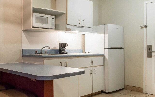 Suburban Extended Stay Hilton Head