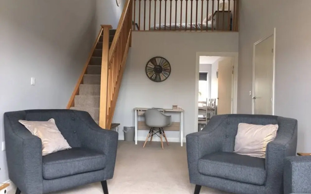 Pretty Properties - 30 Chaldron Court