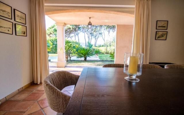 Belle villa Tropézienne/calme/piscine/3mn du centre