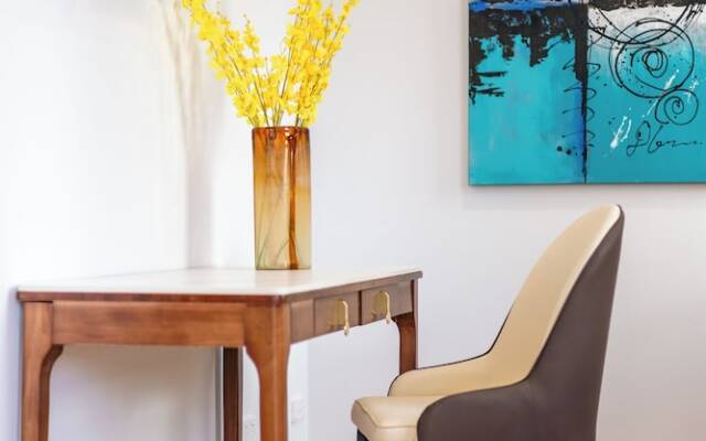 StayAU Stylish 4BR Home Ringwood