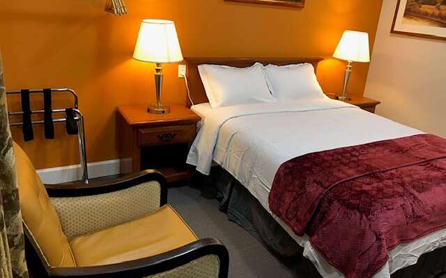 Howard Johnson by Wyndham Ridgecrest, CA