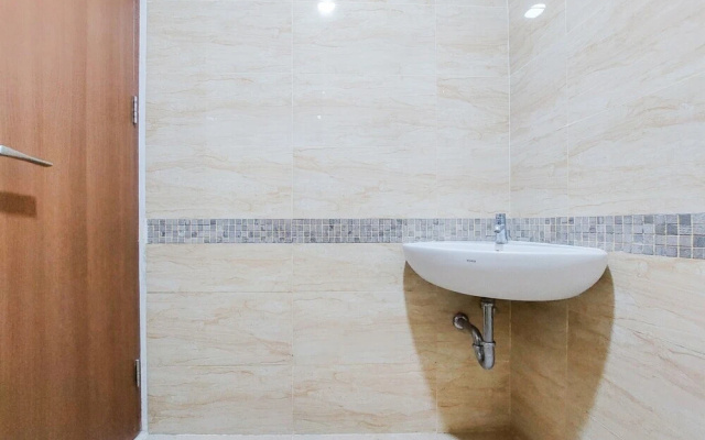 Good Price And Homey Studio Apartment At B Residence