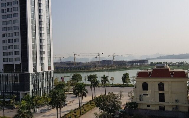 An Phu Ha Long Luxury Hotel