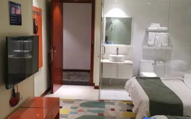 Zhengzhou Junyue Fashion Hotel (Yutong Company Huanghe Nursing College)