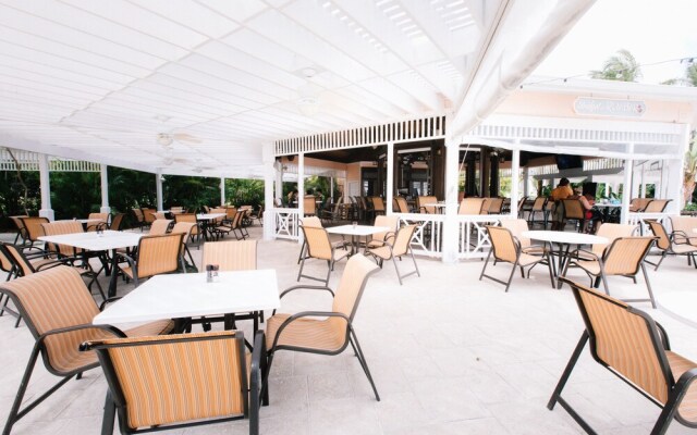 Hope Town Inn & Marina