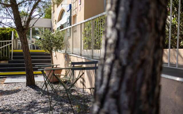 Hôtel, restaurant Kyriad Fréjus