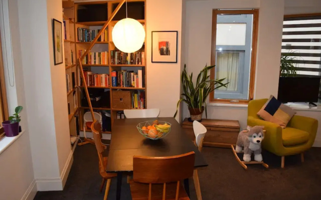 East London Riverside Apartment