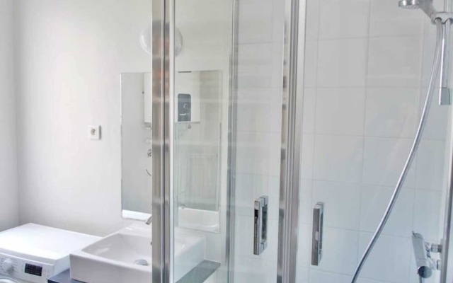 Very Nice Apartment Between Pigalle And Montmartre