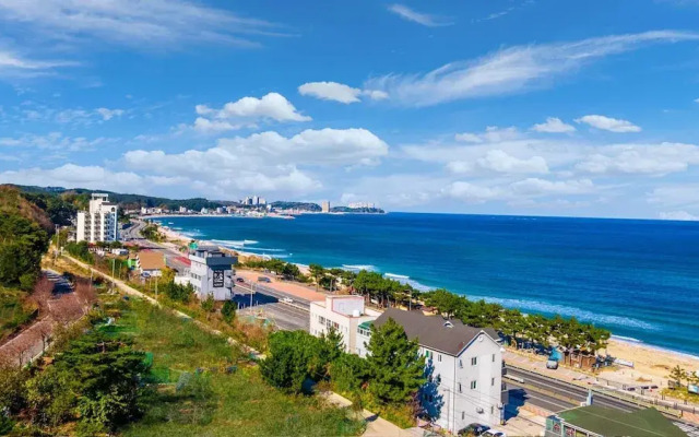 Yangyang Haettuneonchangmoon Pension