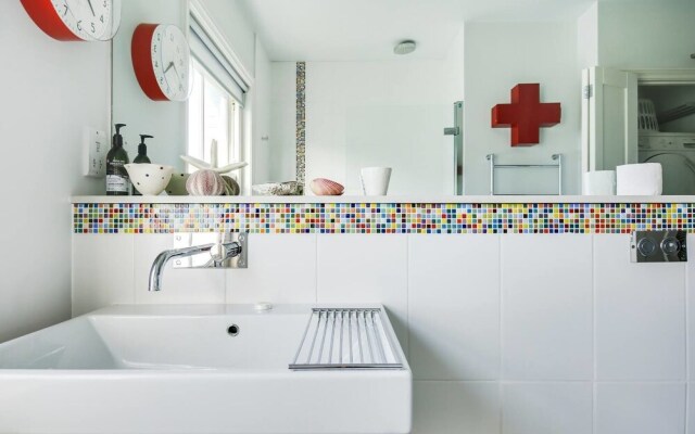 Stylish 5 bed Home in Heart of Clapham