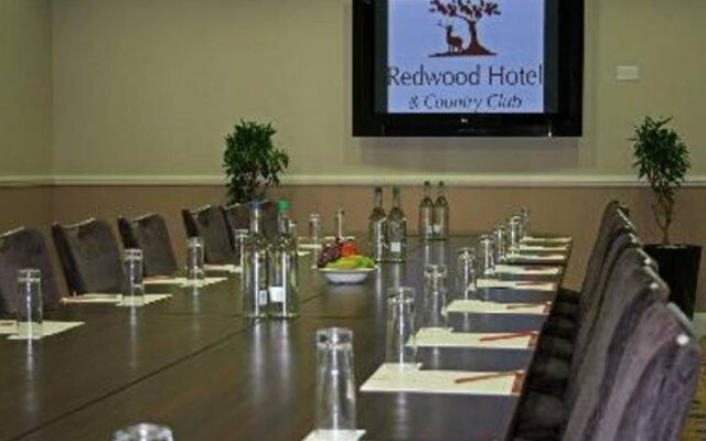 Redwood Hotel & Country Club