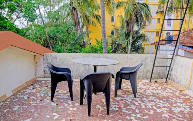 OYO 92870 Shree Sai Holiday Homes