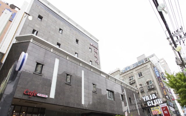 hotelImage