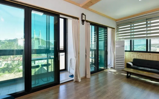 Yeosu Chunghong Pension