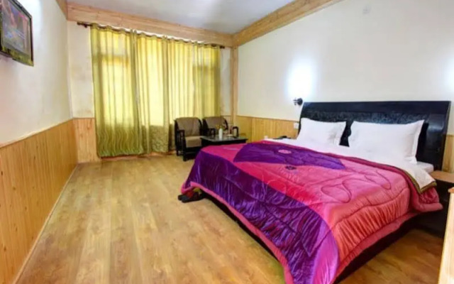 Hotel Manu Palace