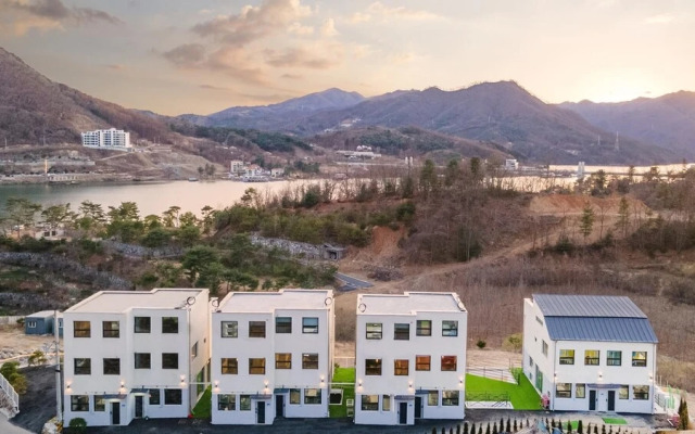 Gapyeong Belloci Firstige Kids Poolvilla