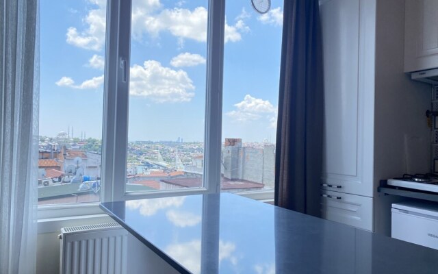 Flat w City View Near Galata Tower in Istiklal Ave