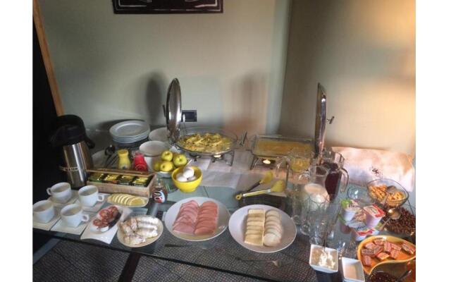 Сити Отель (City Hotel)