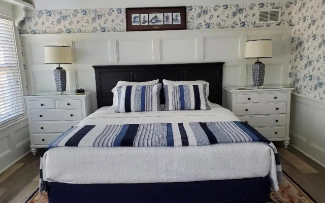 Anchor Inn Boutique Hotel