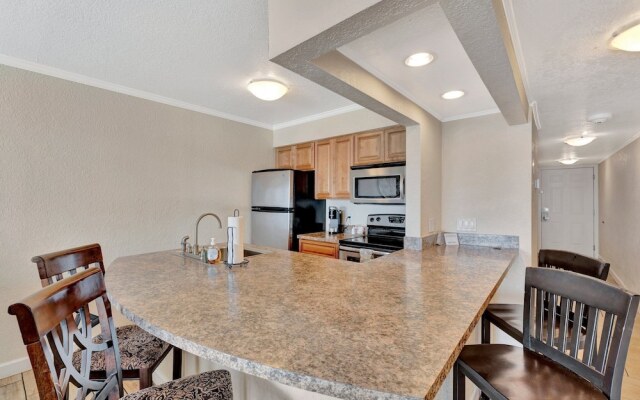 Seaside Luxury Oasis with balcony