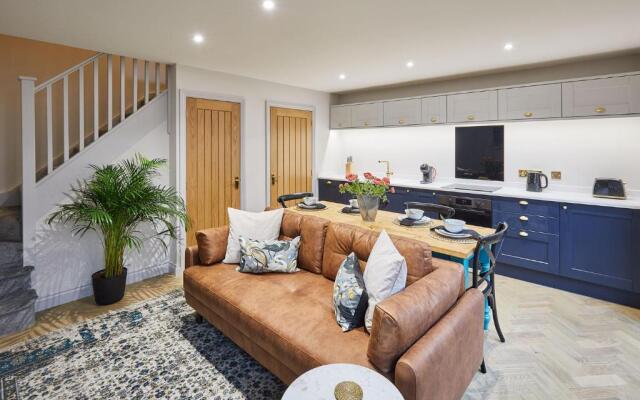 Host Stay The Nest Black Swan Mews