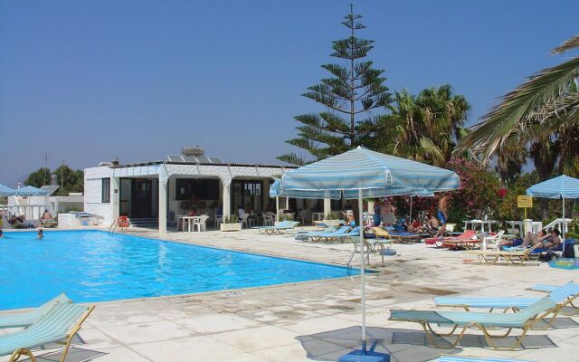 More Meni Cosmopolitan Hotel