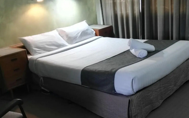 Bushmans Motor Inn