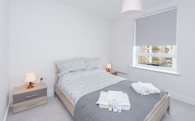 Rooftop Terrace Apartment - Reading