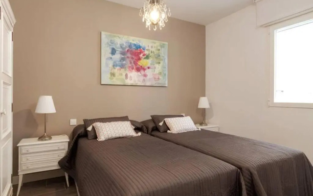 Sensacional Apartamento Junto a Palacio Real by Batuecas