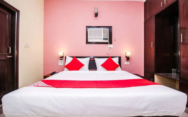 OYO Flagship 22531 C Scheme Ashok Nagar