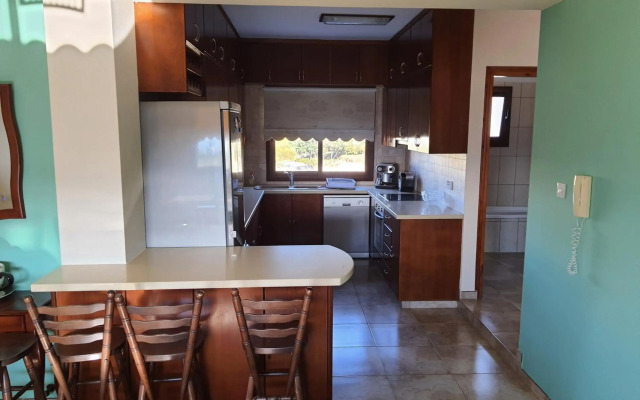 JOANNA SUNSET APTS Pomos