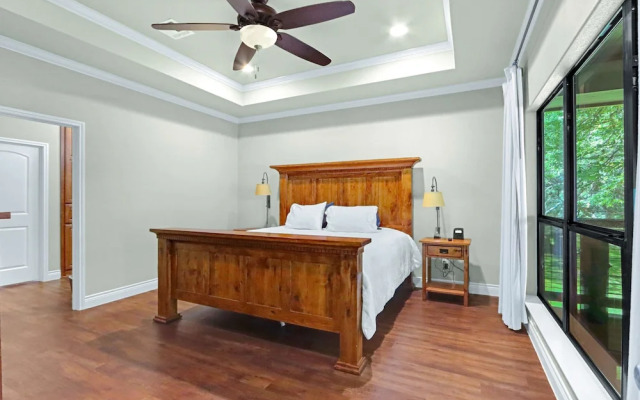 Beautiful Lakefront Cabin Something For Everyone