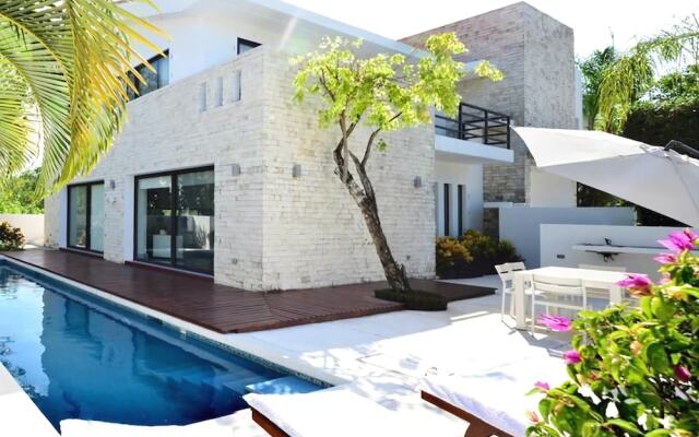 Casa Paraiso Selvamar By 5th Avenue Realty Group