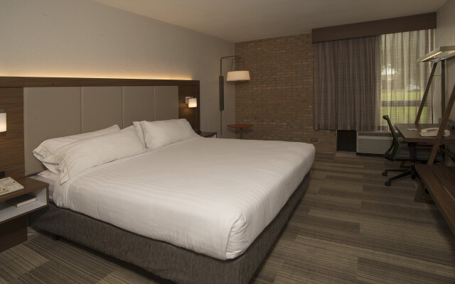 Holiday Inn Express San Antonio-Airport by IHG