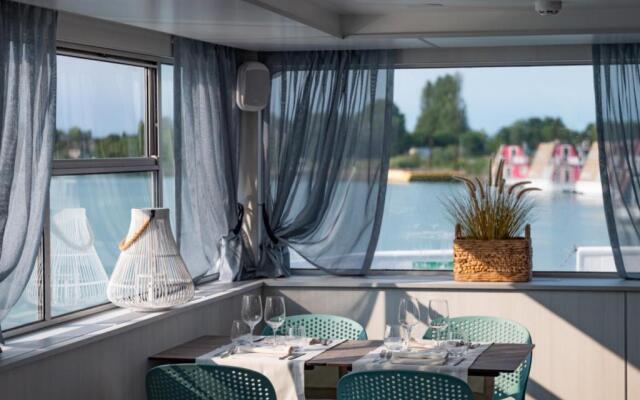 Marina Houseboat 2 pax