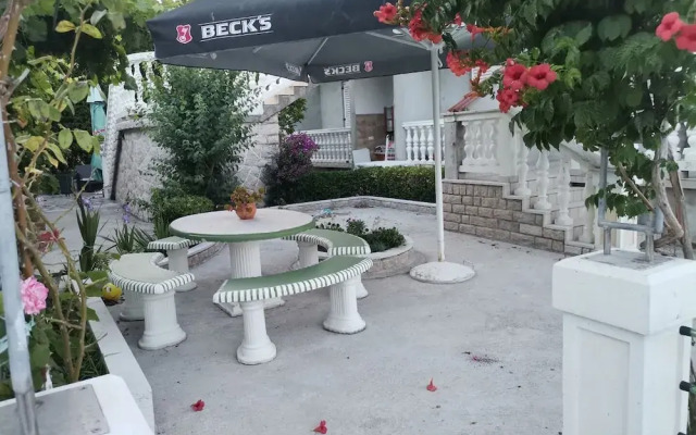 Mig - With Beautiful Garden - A2