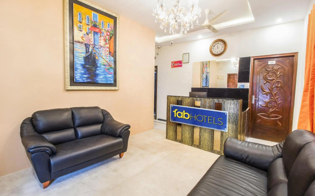 Fabhotel Crown Suites