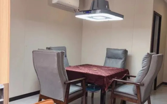 Yuting Lvtu Hotel (Tianquan Hospital of Traditional Chinese Medicine)