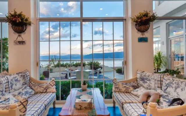 Ocean Talk Seascape Hotel