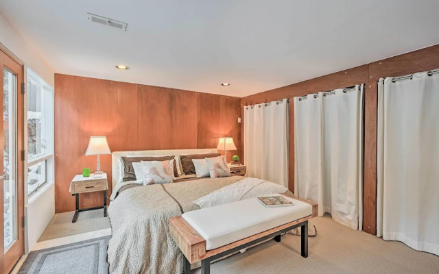 Edmonds Apartment With Private Wine Cellar!