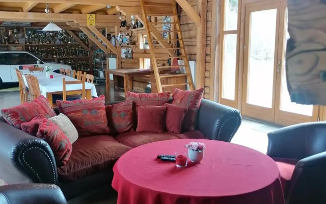 Crossline Lodge