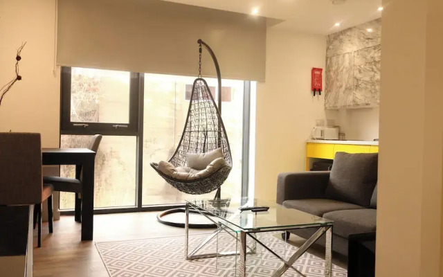 Sheffield City Apartment Retreat