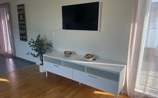 Modern 1-bedroom Apartment for 6 Near Kristianstad